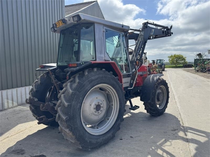 Massey Ferguson 3075 Dynashift *Low Hours* - Traktor: slika 4 Massey Ferguson 3075 Dynashift *Low Hours* - Traktor: slika 4