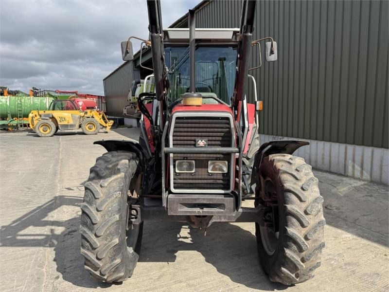 Massey Ferguson 3075 Dynashift *Low Hours* - Traktor: slika 5 Massey Ferguson 3075 Dynashift *Low Hours* - Traktor: slika 5