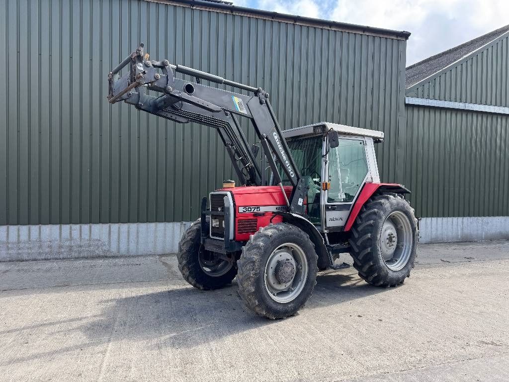 Massey Ferguson 3075 Dynashift - Traktor: slika 1 Massey Ferguson 3075 Dynashift - Traktor: slika 1