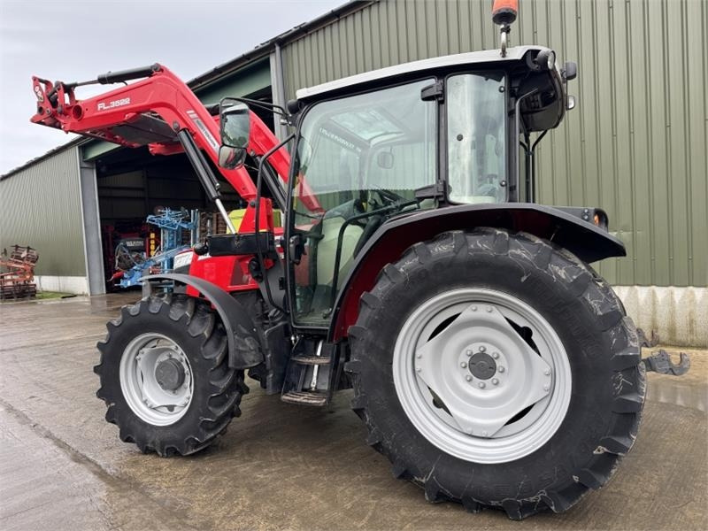 Massey Ferguson 4710 c/w FL.3522 Loader **Low Hours** - Traktor: slika 2 Massey Ferguson 4710 c/w FL.3522 Loader **Low Hours** - Traktor: slika 2