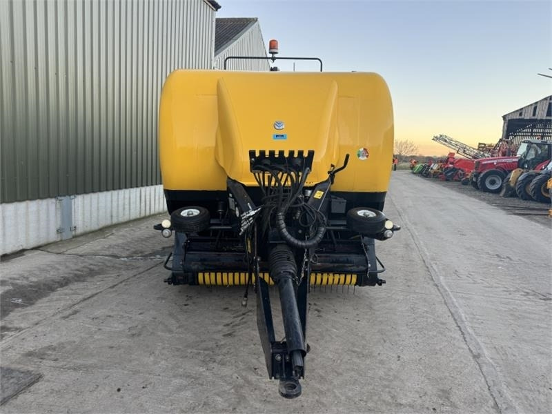 New Holland New Holland BB9060 Baler - Balirka za kockaste bale: slika 5 New Holland New Holland BB9060 Baler - Balirka za kockaste bale: slika 5