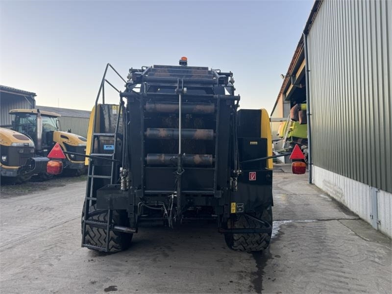 New Holland New Holland BB9060 Baler - Balirka za kockaste bale: slika 3 New Holland New Holland BB9060 Baler - Balirka za kockaste bale: slika 3