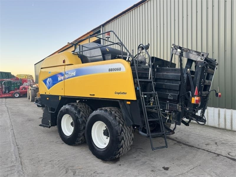 New Holland New Holland BB9060 Baler - Balirka za kockaste bale: slika 2 New Holland New Holland BB9060 Baler - Balirka za kockaste bale: slika 2