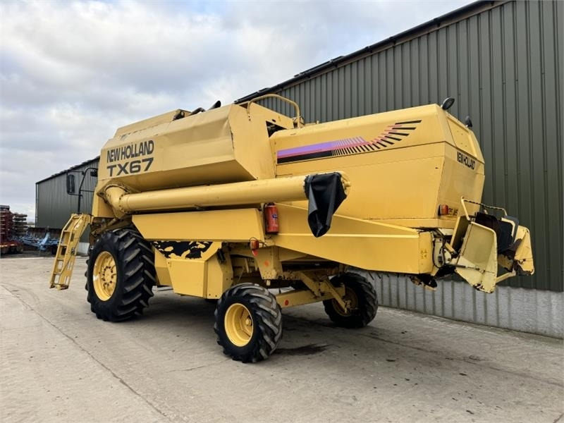 New Holland New Holland TX67 c/w 20ft Header - Dodatak za kombajn: slika 4 New Holland New Holland TX67 c/w 20ft Header - Dodatak za kombajn: slika 4