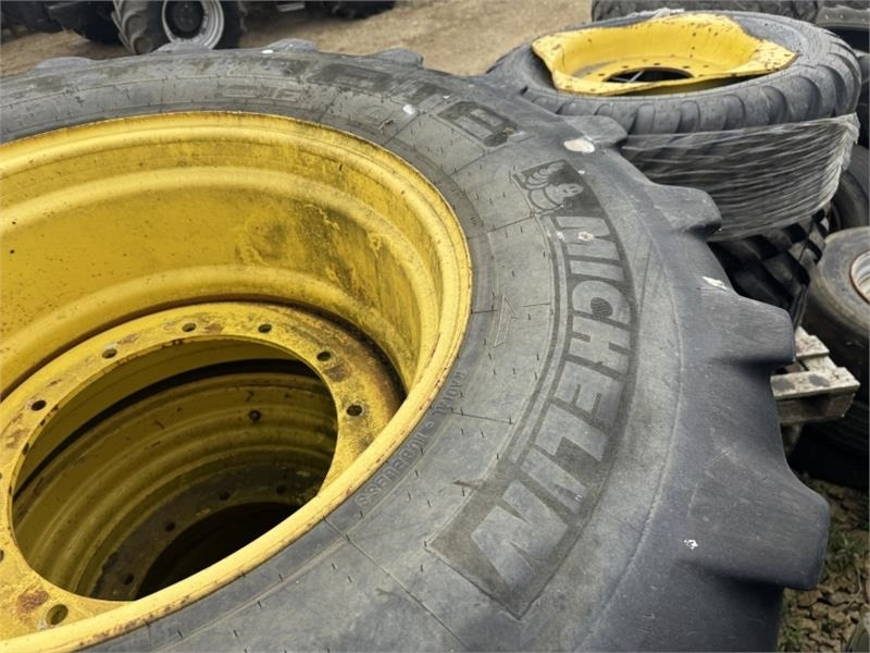 John Deere 8000 R Series 600 and 710 Wheels and Tyre's - Poljoprivredna mašina: slika 5 John Deere 8000 R Series 600 and 710 Wheels and Tyre's - Poljoprivredna mašina: slika 5