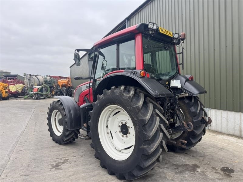 Valtra N121 Tractor - Traktor: slika 2 Valtra N121 Tractor - Traktor: slika 2