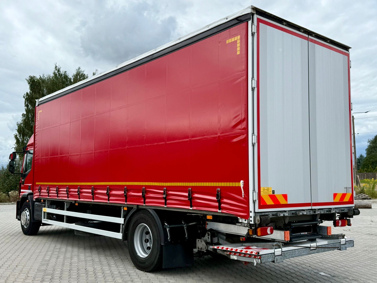 IVECO EUROCARGO 180-280 / FIRANKA / WINDA / 20 PALET / 80 TYŚ KM / 2023 ROK / 9 223 KG ŁADOWNOŚ - Kamion sa ceradom: slika 3 IVECO EUROCARGO 180-280 / FIRANKA / WINDA / 20 PALET / 80 TYŚ KM / 2023 ROK / 9 223 KG ŁADOWNOŚ - Kamion sa ceradom: slika 3