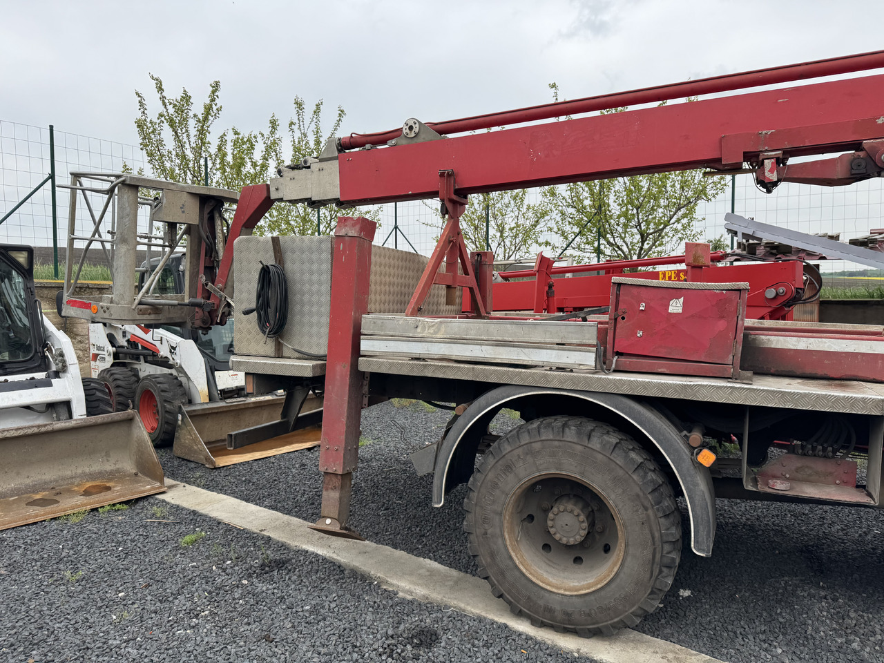 MAN 8-163 / 4X4 / PODNOŚNIK KOSZOWY / NISKI PRZEBIEG - Kamion sa dizalicom: slika 4 MAN 8-163 / 4X4 / PODNOŚNIK KOSZOWY / NISKI PRZEBIEG - Kamion sa dizalicom: slika 4