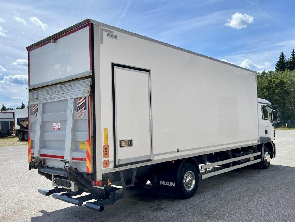 MAN TGM 12.250 / TGL / IZOTERMA / WINDA / 18 EUROPALET / SYPIALKA / AUTOMAT / 2018 ROK - Izotermički kamion: slika 3 MAN TGM 12.250 / TGL / IZOTERMA / WINDA / 18 EUROPALET / SYPIALKA / AUTOMAT / 2018 ROK - Izotermički kamion: slika 3