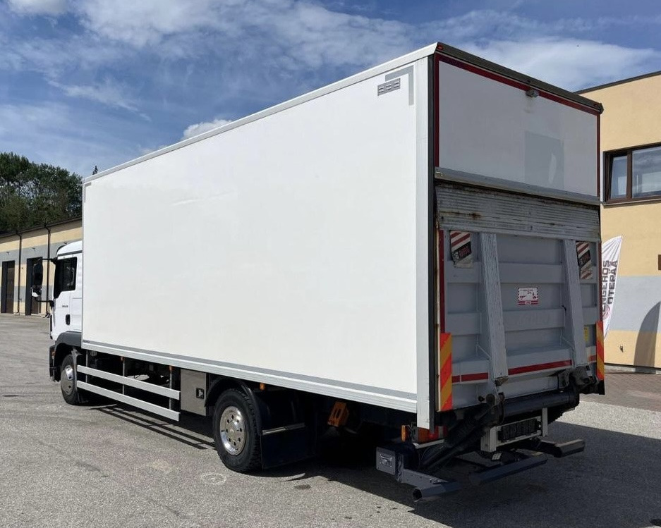 MAN TGM 12.250 / TGL / IZOTERMA / WINDA / 18 EUROPALET / SYPIALKA / AUTOMAT / 2018 ROK - Izotermički kamion: slika 4 MAN TGM 12.250 / TGL / IZOTERMA / WINDA / 18 EUROPALET / SYPIALKA / AUTOMAT / 2018 ROK - Izotermički kamion: slika 4