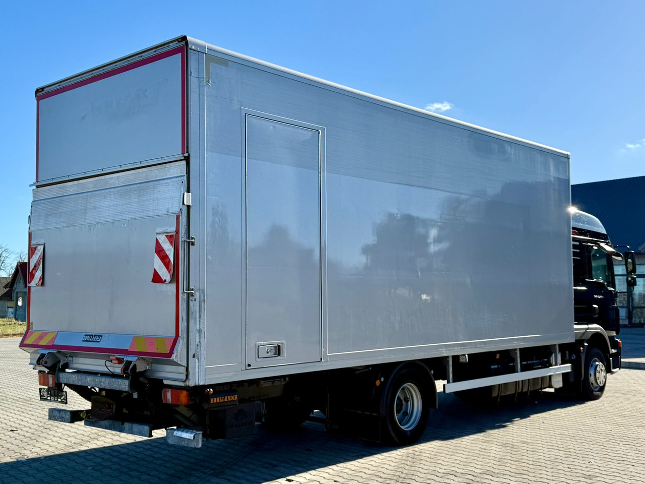 MAN TGM 12.290 / TGL / KONTENER / WINDA / 18 EUROPALET / SYPIALKA / - Kamion sa zatvorenim sandukom: slika 3 MAN TGM 12.290 / TGL / KONTENER / WINDA / 18 EUROPALET / SYPIALKA / - Kamion sa zatvorenim sandukom: slika 3