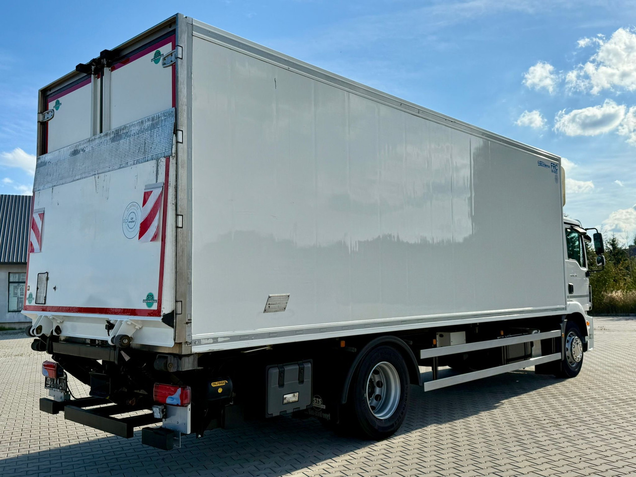 MAN TGM 18.290 / CHŁODNIA / WINDA / 18 PALET / AUTOMAT / NISKI PRZEBIEG / 2017 - Hladnjača: slika 3 MAN TGM 18.290 / CHŁODNIA / WINDA / 18 PALET / AUTOMAT / NISKI PRZEBIEG / 2017 - Hladnjača: slika 3