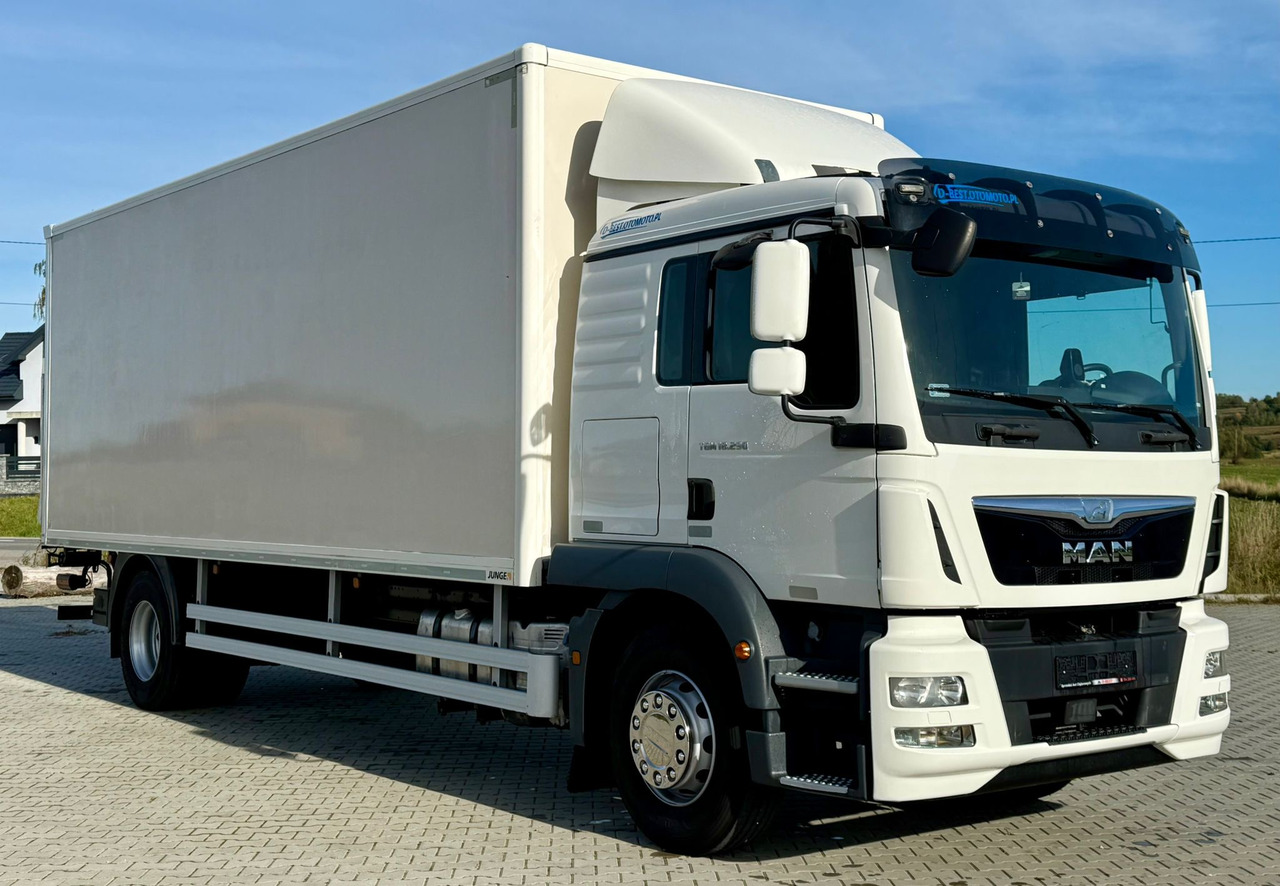 MAN TGM 18.290 / KONTENER / WINDA / 18 PALET / SYPIALKA / AUTOMAT / EURO 6 / 9 260 KG ŁADOWNOŚCI - Kamion sa zatvorenim sandukom: slika 1 MAN TGM 18.290 / KONTENER / WINDA / 18 PALET / SYPIALKA / AUTOMAT / EURO 6 / 9 260 KG ŁADOWNOŚCI - Kamion sa zatvorenim sandukom: slika 1