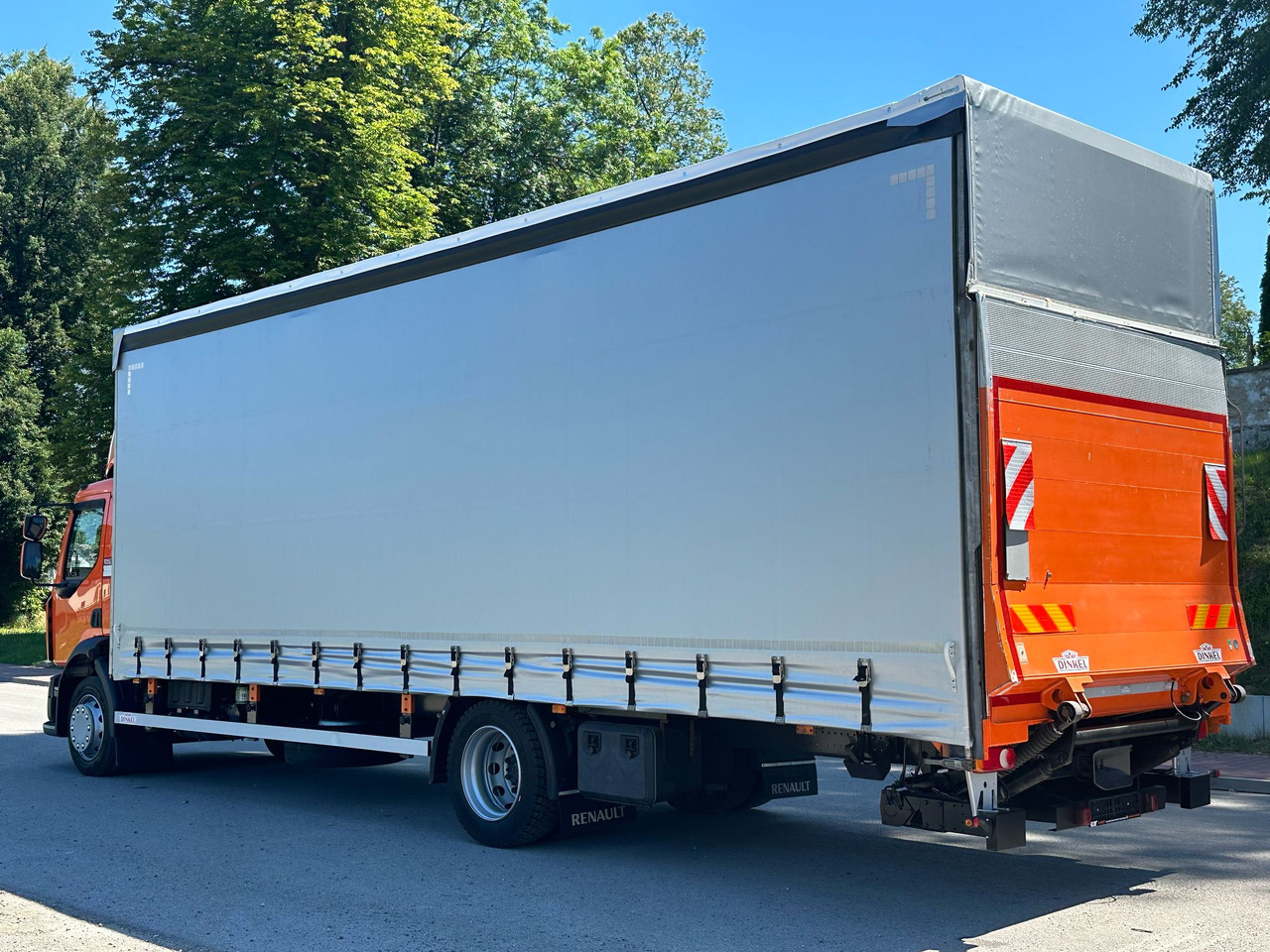 RENAULT D 18 / 280 / FIRANKA / WINDA / 8.6 M DŁUGOŚCI / 21 EUROPALET / NOWE OPONY / ŁADOWNOŚĆ 9.380 KG / AUTOMAT / SERWISOWANA / SPROWADZONA - Kamion sa ceradom: slika 3 RENAULT D 18 / 280 / FIRANKA / WINDA / 8.6 M DŁUGOŚCI / 21 EUROPALET / NOWE OPONY / ŁADOWNOŚĆ 9.380 KG / AUTOMAT / SERWISOWANA / SPROWADZONA - Kamion sa ceradom: slika 3