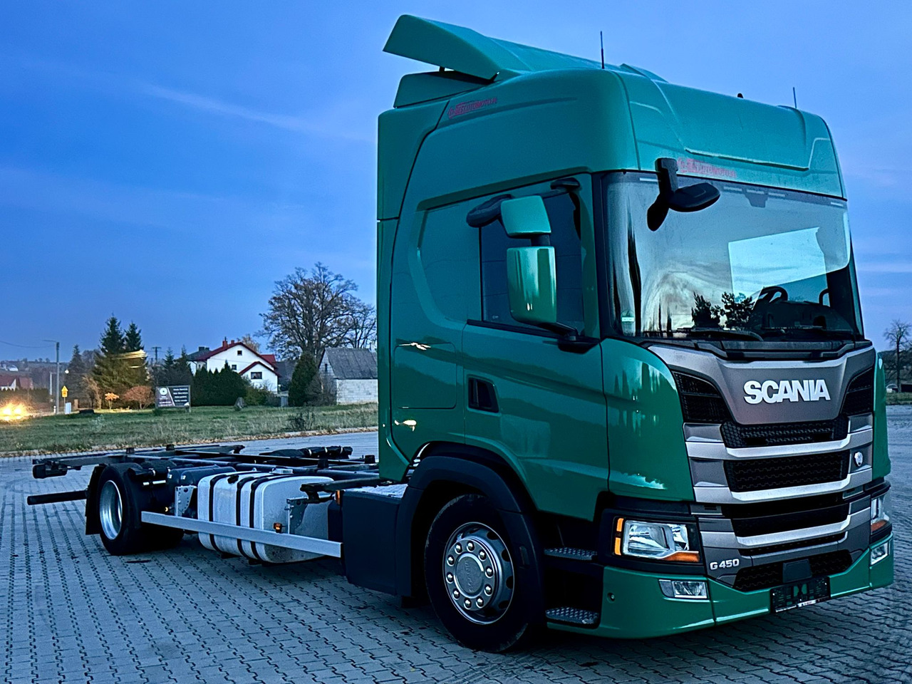 SCANIA G450 / RAMA DO ZABUDOWY / ROZSTAW 5.75 / AUTOMAT / SYPIALKA - Kamion sa golom šasijom i zatvorenom kabinom: slika 1 SCANIA G450 / RAMA DO ZABUDOWY / ROZSTAW 5.75 / AUTOMAT / SYPIALKA - Kamion sa golom šasijom i zatvorenom kabinom: slika 1