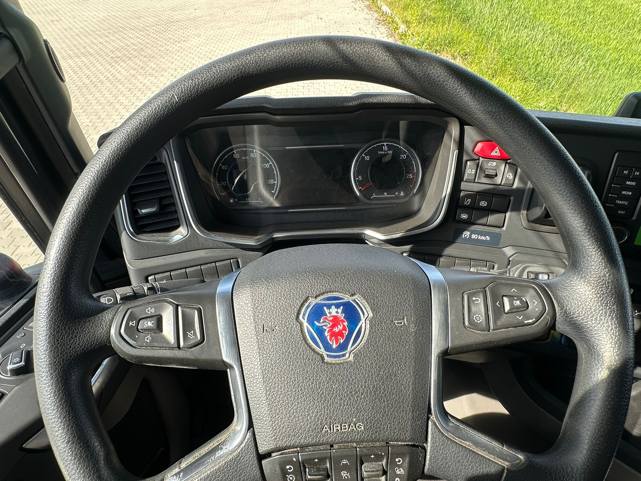 Kamion sa ceradom SCANIA R410 / FIRANKA / 21 EUROPALET / 8.5 M DŁUGOŚCI / 6x2 / PODWIESZA: slika 28