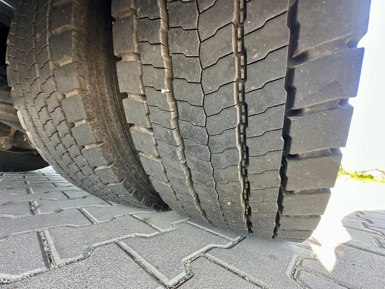 Kamion sa ceradom SCANIA R410 / FIRANKA / 21 EUROPALET / 8.5 M DŁUGOŚCI / 6x2 / PODWIESZA: slika 19