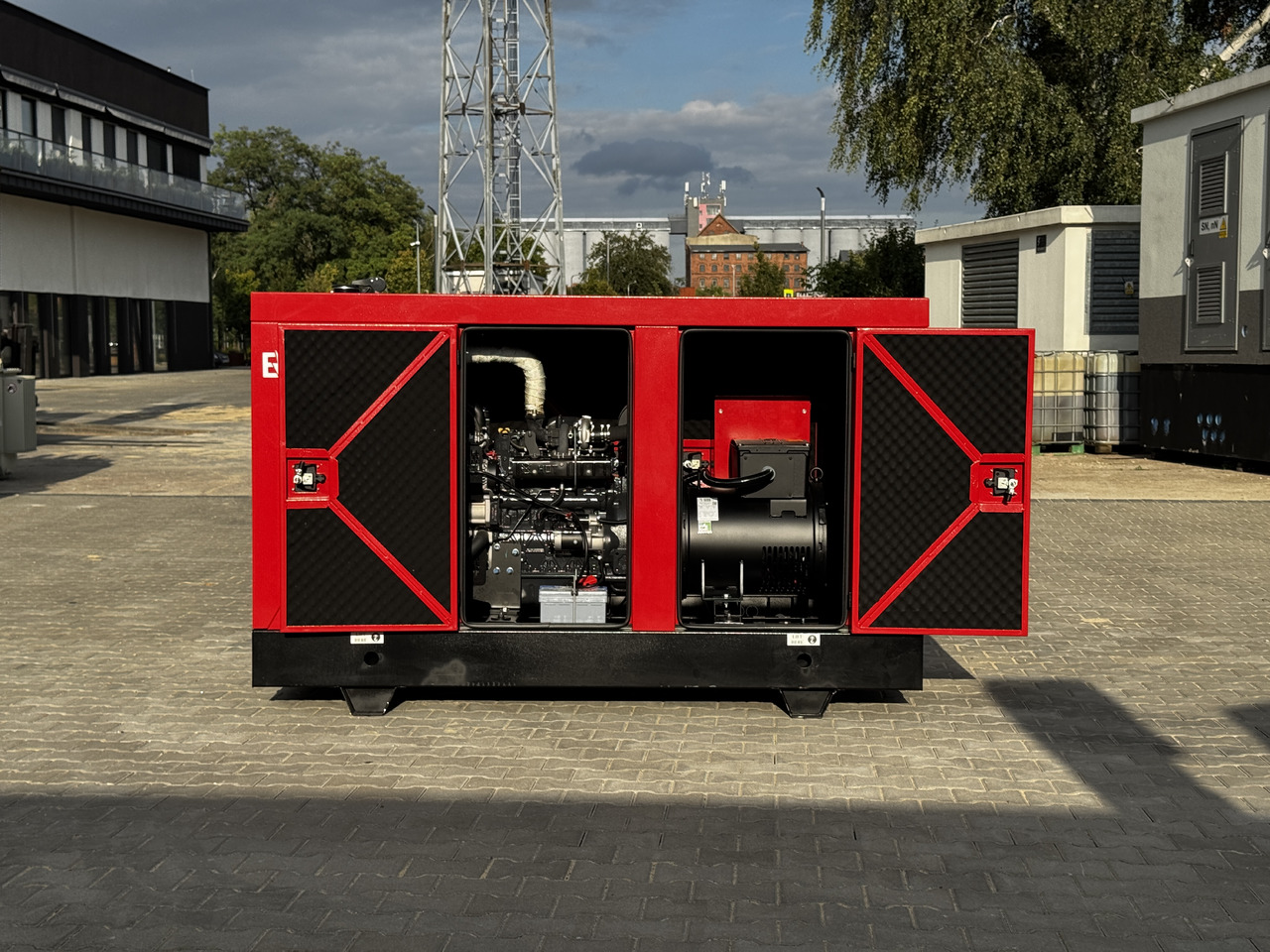 IVECO 30 kVA / 24 kW - Set generatora: slika 4 IVECO 30 kVA / 24 kW - Set generatora: slika 4