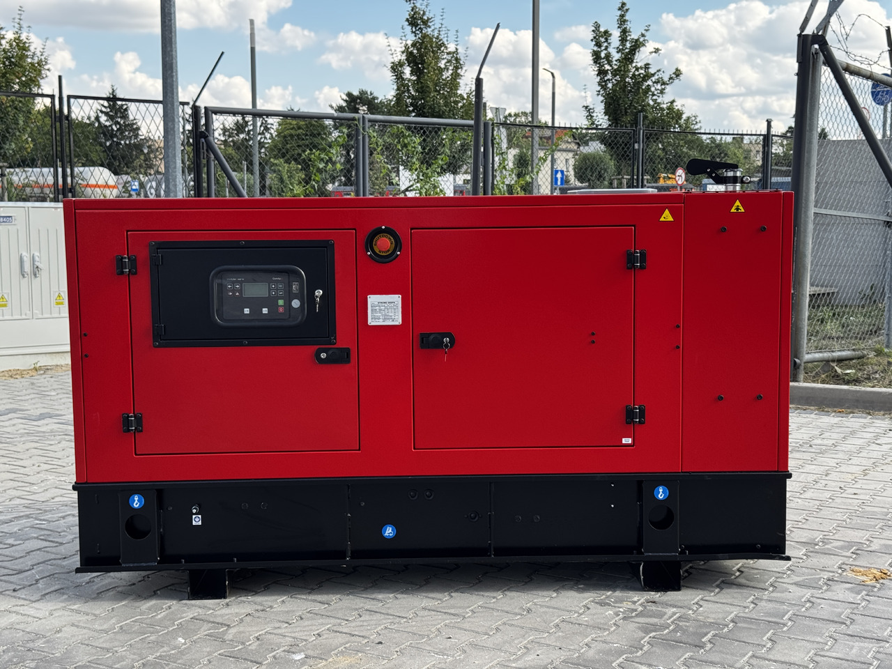 IVECO 80 kVA / 65 kW - Set generatora: slika 1 IVECO 80 kVA / 65 kW - Set generatora: slika 1