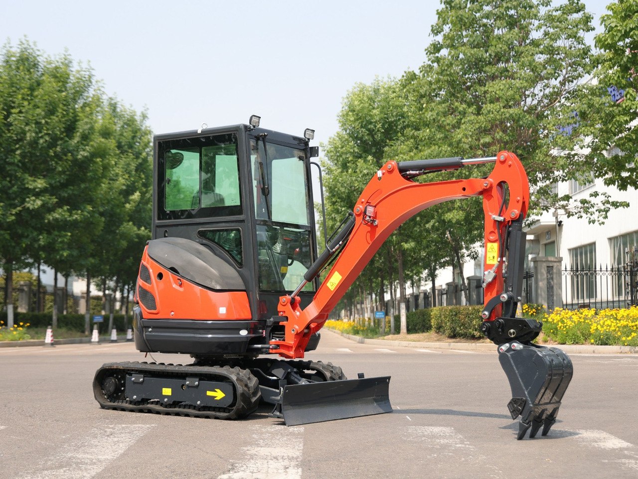 KUBOTA Diesel Mini excavator 2.5 Ton - Müller Machinery MB 25 Plus - VKSH - Mini bager: slika 5 KUBOTA Diesel Mini excavator 2.5 Ton - Müller Machinery MB 25 Plus - VKSH - Mini bager: slika 5