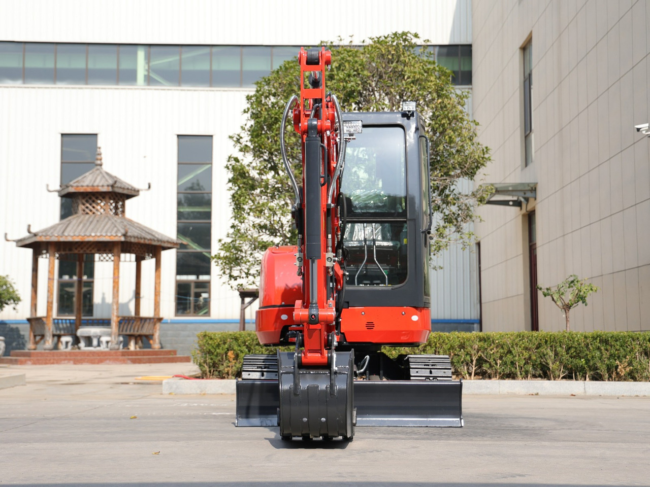 KUBOTA Diesel Mini excavator 3.5 Ton - Müller Machinery MB 35 Plus - VKSH - Mini bager: slika 2 KUBOTA Diesel Mini excavator 3.5 Ton - Müller Machinery MB 35 Plus - VKSH - Mini bager: slika 2
