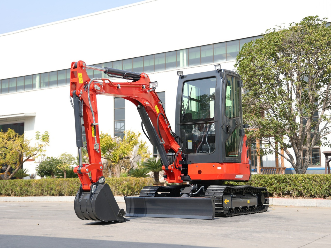 KUBOTA Diesel Mini excavator 3.5 Ton - Müller Machinery MB 35 Plus - VKSH - Mini bager: slika 1 KUBOTA Diesel Mini excavator 3.5 Ton - Müller Machinery MB 35 Plus - VKSH - Mini bager: slika 1