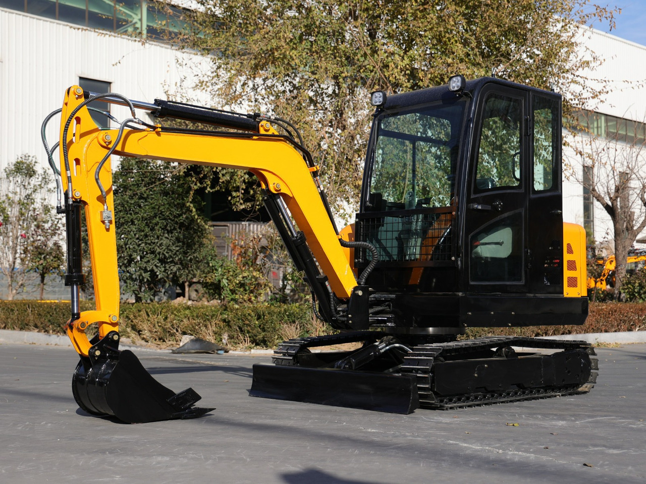 KUBOTA Diesel Mini excavator 3.5 Ton - Müller Machinery MB 35 - VKSH - Mini bager: slika 1 KUBOTA Diesel Mini excavator 3.5 Ton - Müller Machinery MB 35 - VKSH - Mini bager: slika 1