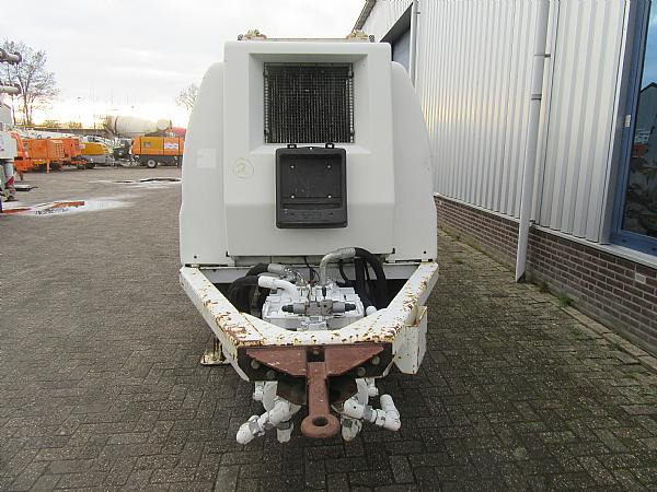 2014 SCHWING SP1800 D 129KW trailer pump - Stacionarna pumpa za beton: slika 3 2014 SCHWING SP1800 D 129KW trailer pump - Stacionarna pumpa za beton: slika 3