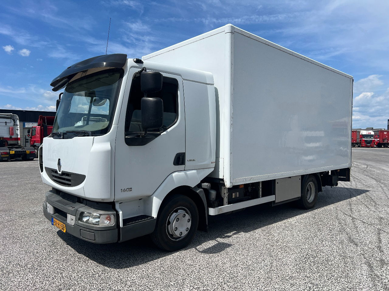Renault Midliner 160 Manual - Kamion sa zatvorenim sandukom: slika 1 Renault Midliner 160 Manual - Kamion sa zatvorenim sandukom: slika 1