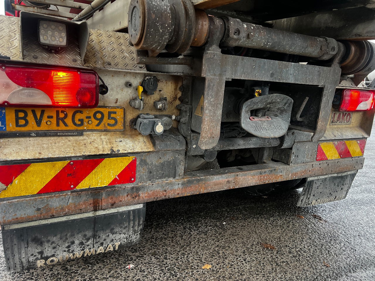 Scania G420 8x4 Liebherr 10m3 mixer met eigen motor - Mikser za beton: slika 5 Scania G420 8x4 Liebherr 10m3 mixer met eigen motor - Mikser za beton: slika 5