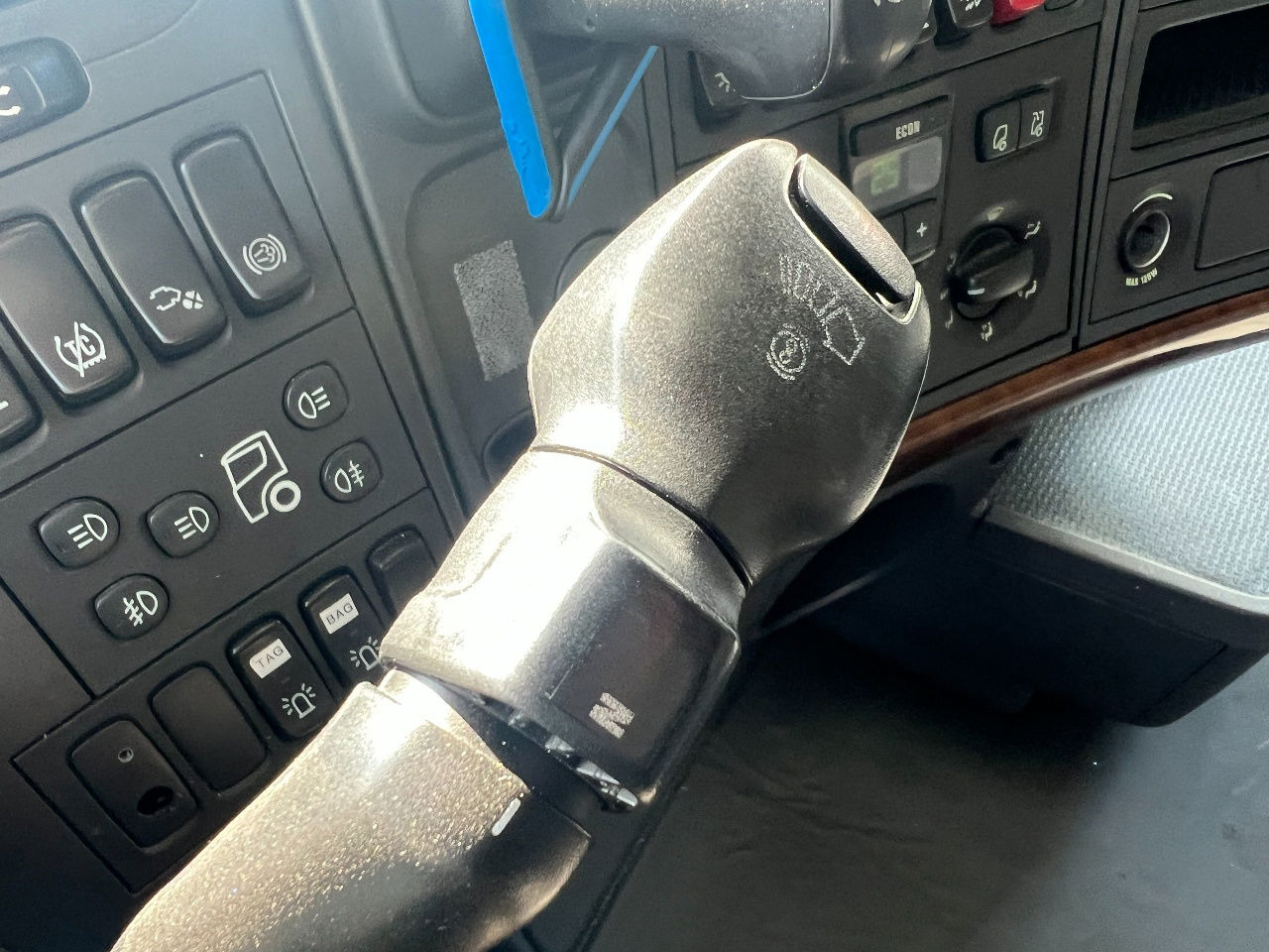 Kamion sa golom šasijom i zatvorenom kabinom Scania R480 Highline 6x2, Retarder, Euro 5: slika 12