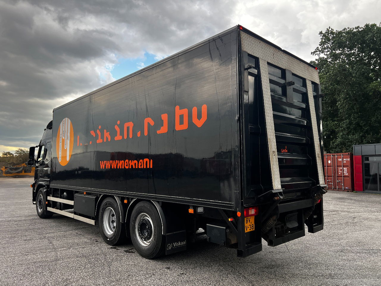 Volvo FM 9.300 Globe 6x2, Euro 5 - Kamion sa zatvorenim sandukom: slika 4 Volvo FM 9.300 Globe 6x2, Euro 5 - Kamion sa zatvorenim sandukom: slika 4