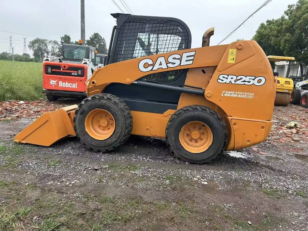 CASE SR 250 - Mini utovarivač: slika 2 CASE SR 250 - Mini utovarivač: slika 2