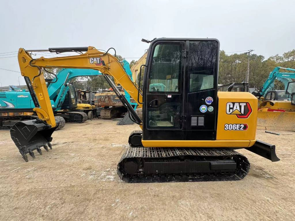 CAT 306E - Mini bager: slika 1 CAT 306E - Mini bager: slika 1