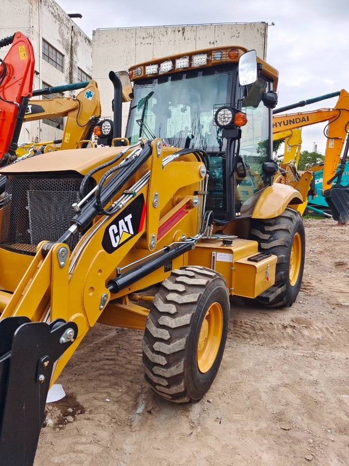 CAT 420 F - Bager utovarivač: slika 3 CAT 420 F - Bager utovarivač: slika 3