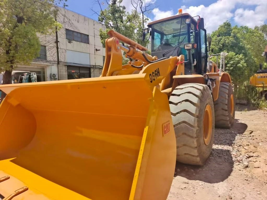 CAT 966 H - Utovarivač točkaš: slika 2 CAT 966 H - Utovarivač točkaš: slika 2