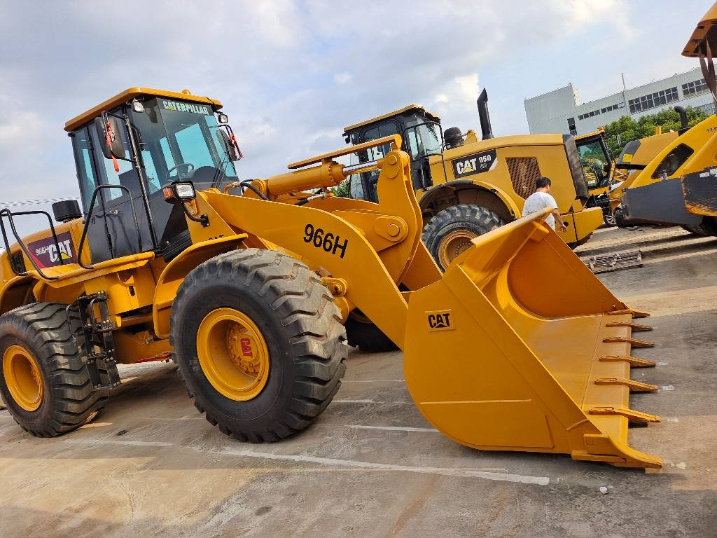 CAT 966 H - Utovarivač točkaš: slika 1 CAT 966 H - Utovarivač točkaš: slika 1