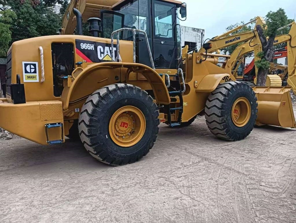 CAT 966 H - Utovarivač točkaš: slika 2 CAT 966 H - Utovarivač točkaš: slika 2