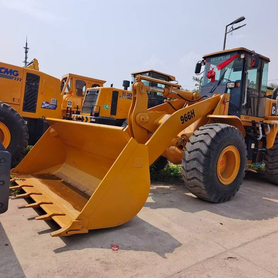 CAT 966 H - Utovarivač točkaš: slika 2 CAT 966 H - Utovarivač točkaš: slika 2