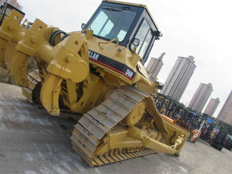 CAT D 6 R - Grejder: slika 1 CAT D 6 R - Grejder: slika 1