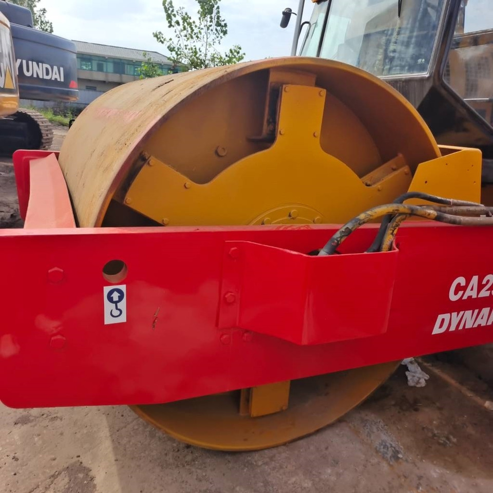 Dynapac CA 251 D - Kompaktor: slika 3 Dynapac CA 251 D - Kompaktor: slika 3