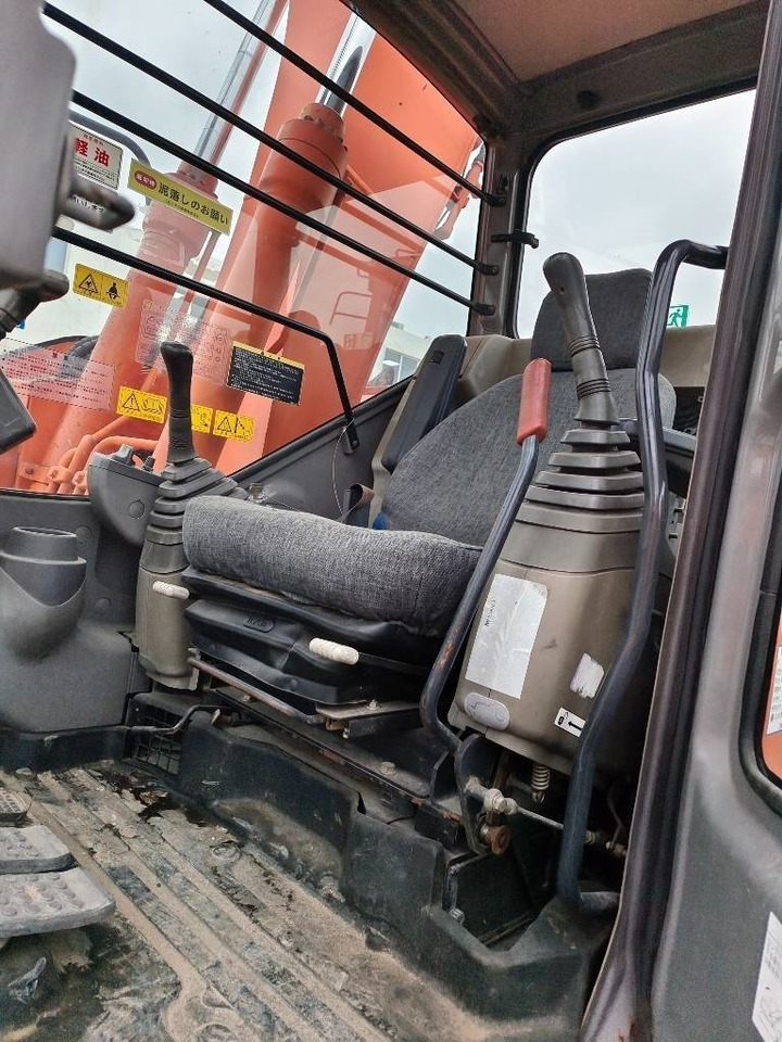 Hitachi ZX 135 US - Bager guseničar: slika 4 Hitachi ZX 135 US - Bager guseničar: slika 4