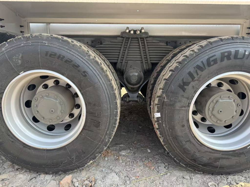 Howo 371 100% New and used - Kamion cisterna: slika 5 Howo 371 100% New and used - Kamion cisterna: slika 5