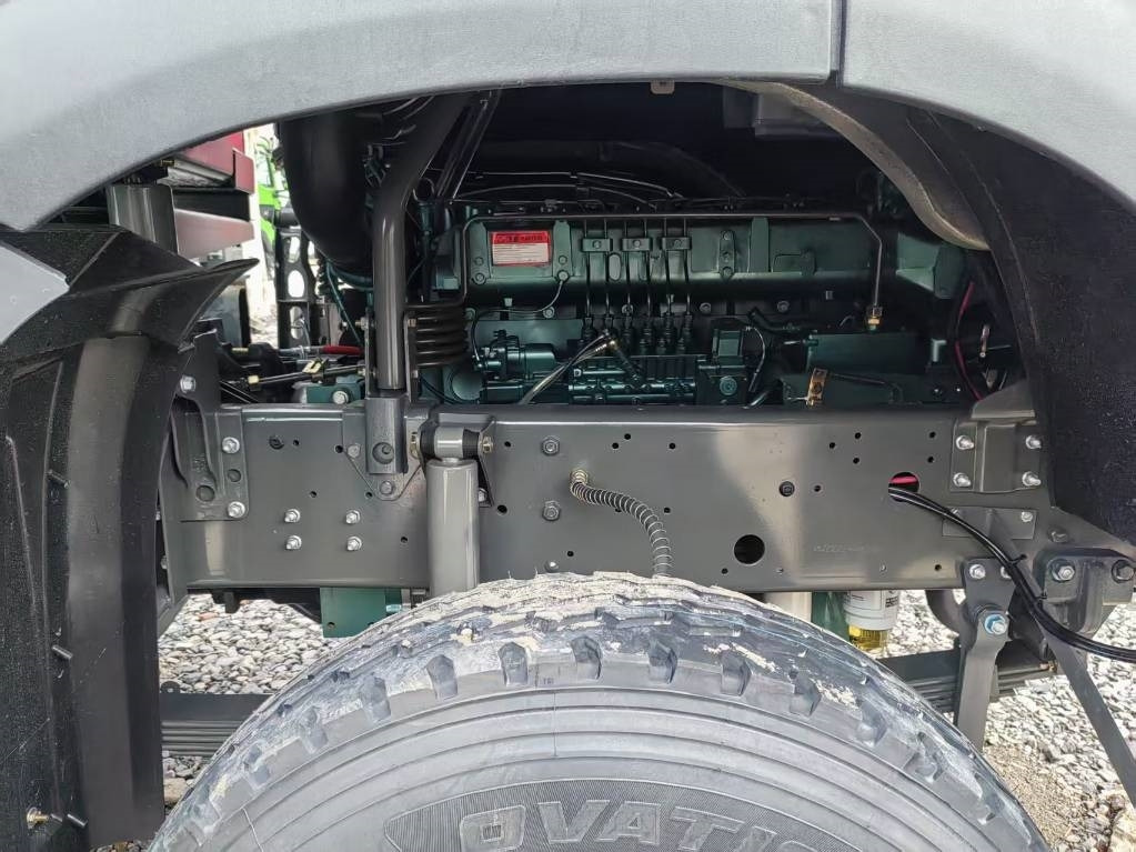 Howo 371 8x4 - Prikolica istovarivača: slika 5 Howo 371 8x4 - Prikolica istovarivača: slika 5