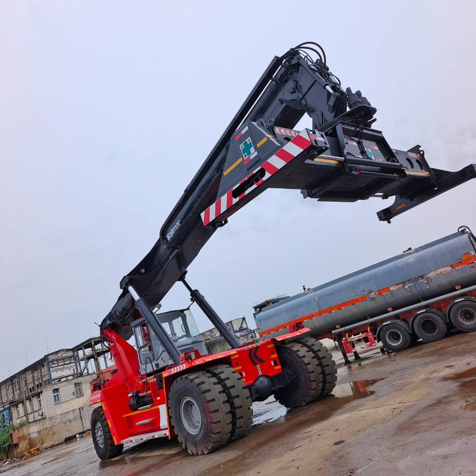 Kalmar DRF 450 - Dizalica za kontejnere: slika 3 Kalmar DRF 450 - Dizalica za kontejnere: slika 3