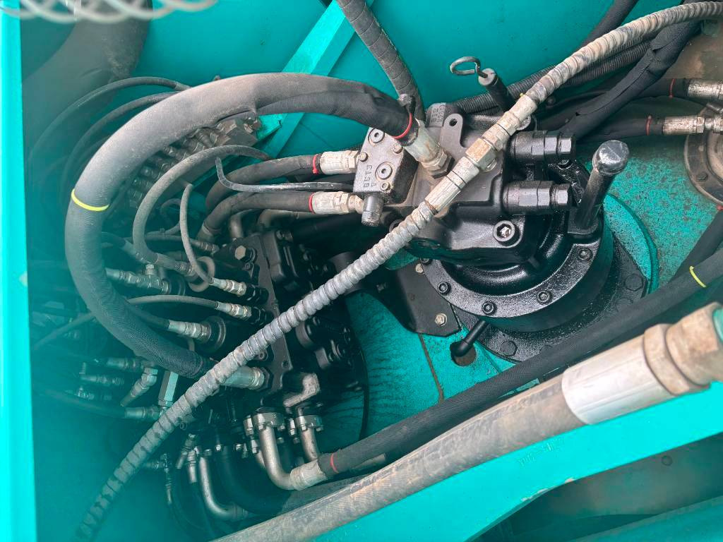 Bager guseničar Kobelco SK 210: slika 12