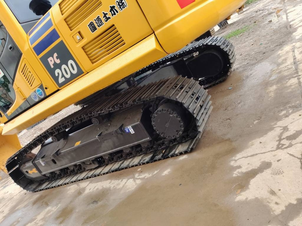 Komatsu PC 200-8,BIGGEST SUPPLIER - Bager guseničar: slika 1 Komatsu PC 200-8,BIGGEST SUPPLIER - Bager guseničar: slika 1