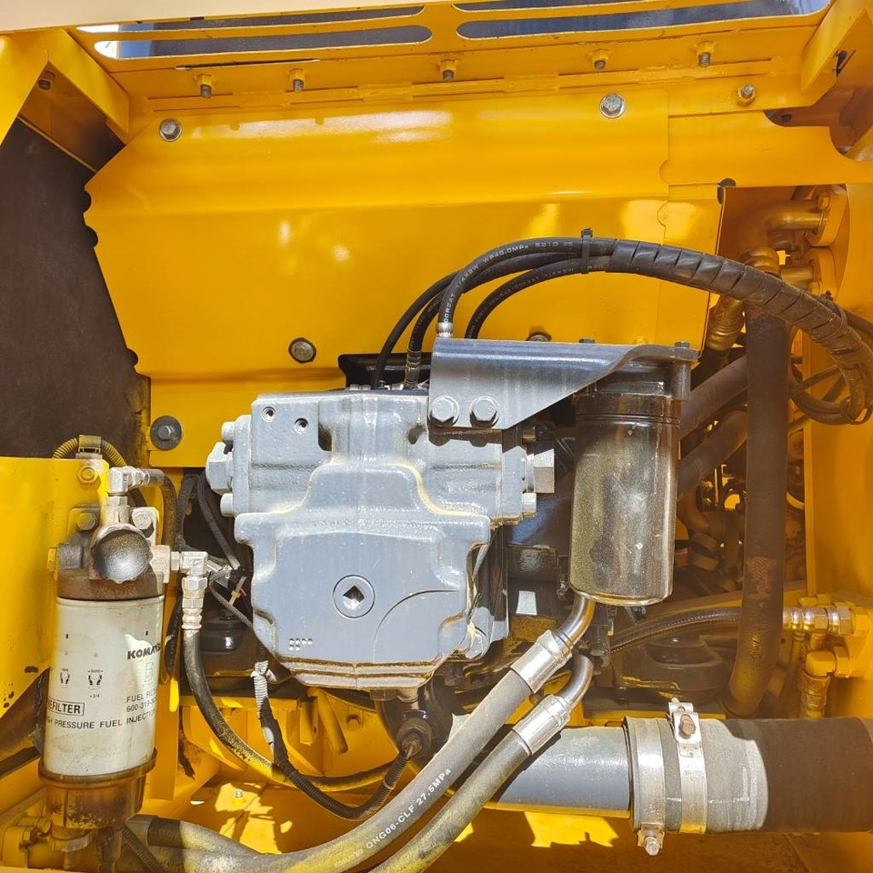 Komatsu PC 200 - Bager guseničar: slika 4 Komatsu PC 200 - Bager guseničar: slika 4