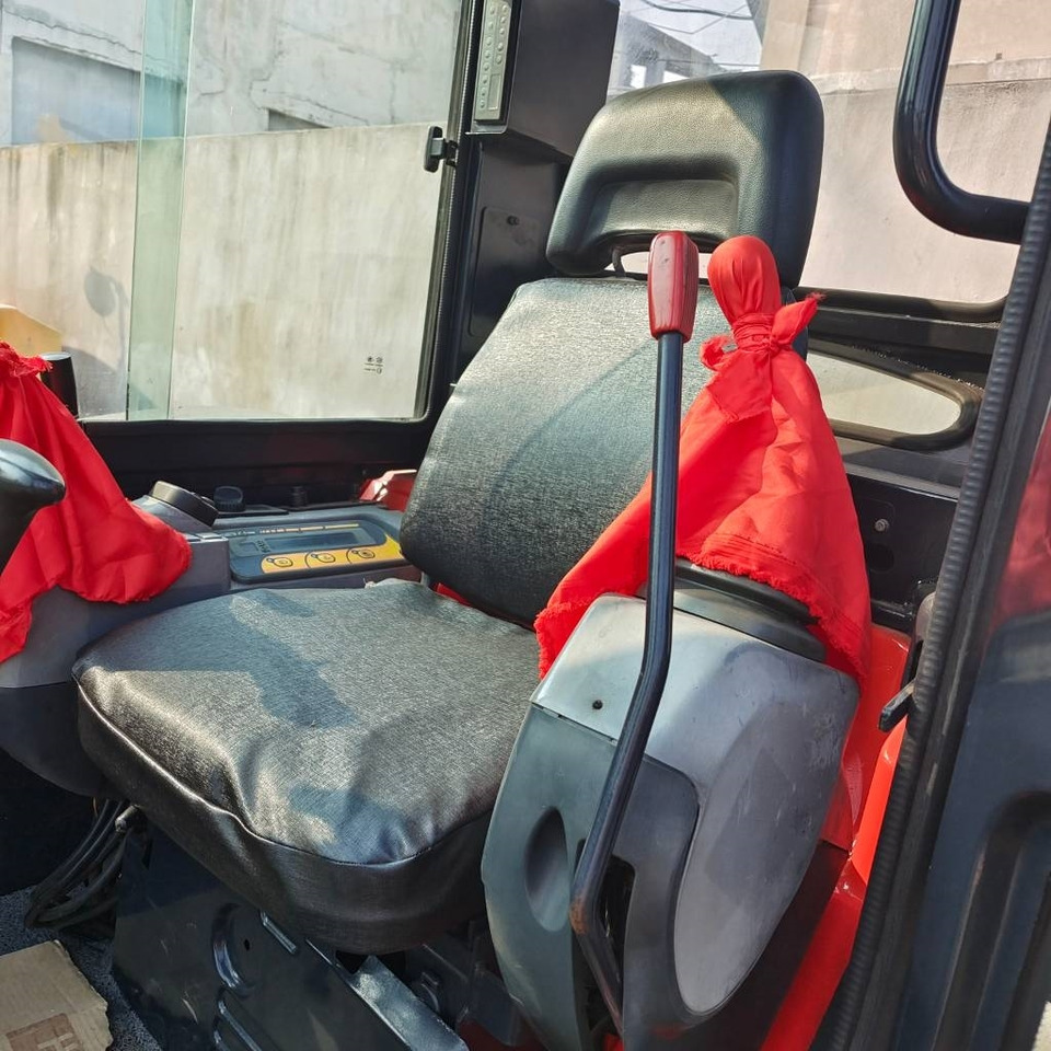 Kubota U 35-3 - Mini bager: slika 5 Kubota U 35-3 - Mini bager: slika 5