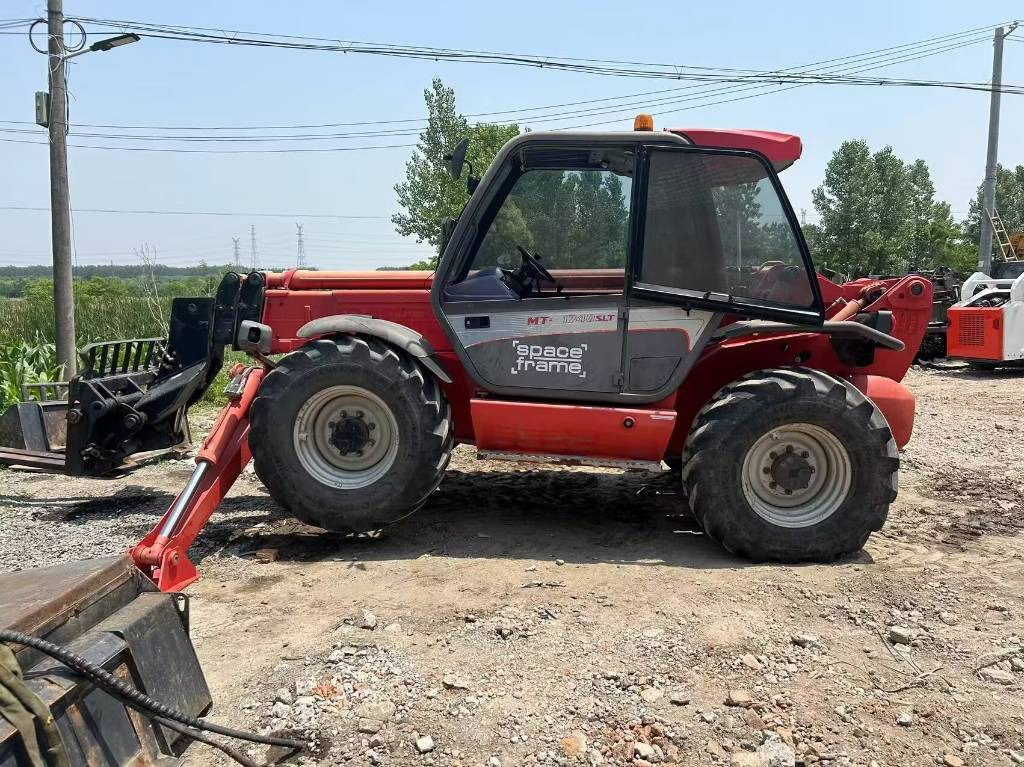 Manitou MT 1740 SL T - Mini utovarivač: slika 3 Manitou MT 1740 SL T - Mini utovarivač: slika 3